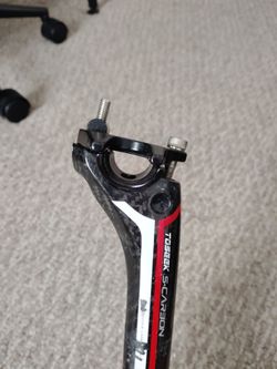 Carbon tossek seat post