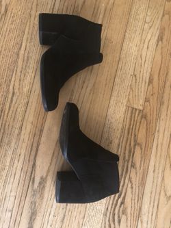 Eileen Fischer sz 7 black suede bootie