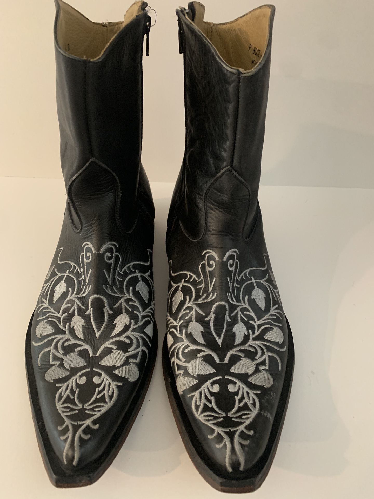 Cowboy Boots- Men’s Black Embroidered Side Zip Boots Sz. 10.5