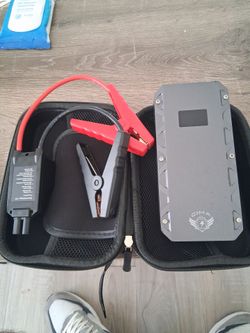 High Power 5000A 9000A Car Jump Starter 12V Portable Starting Device Power Bank Car Charger For Car Battery Booster LED