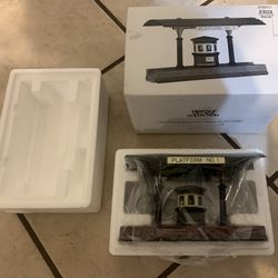 1989 Department 56 VICTORIA STATION TRAIN PLATFORM #55751 Dickens Village NIB 