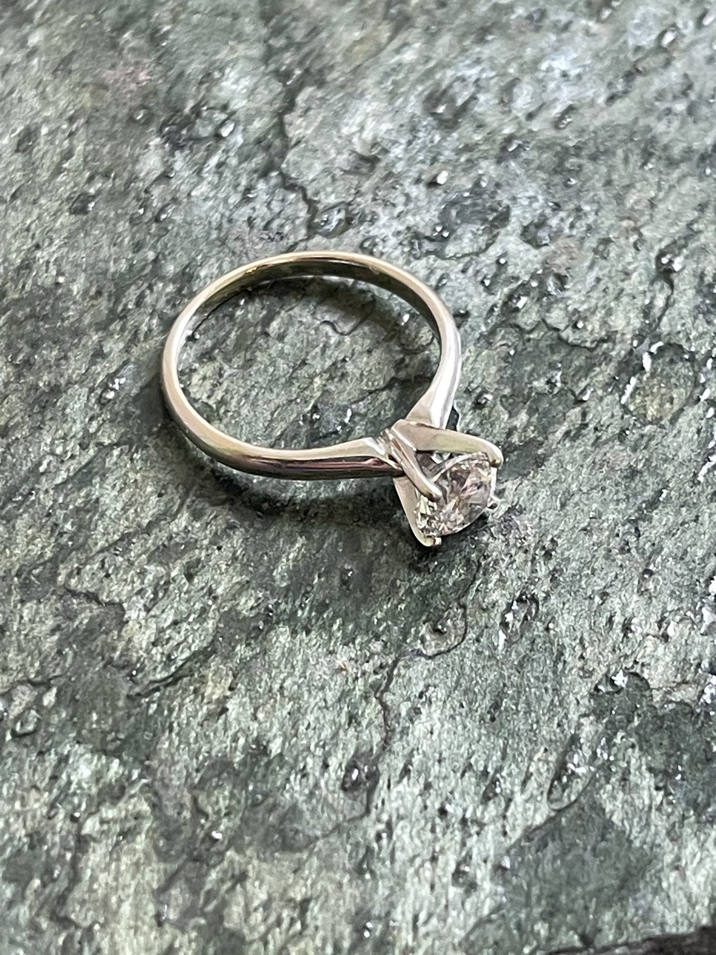 GSI Certified 1 Carat 14K