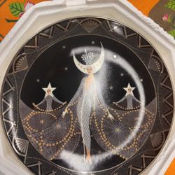 Royal Doulton Queen of the Night Plate