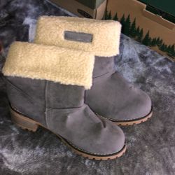 Fuzzy footwear
