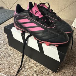 Girls Soccer Shoes