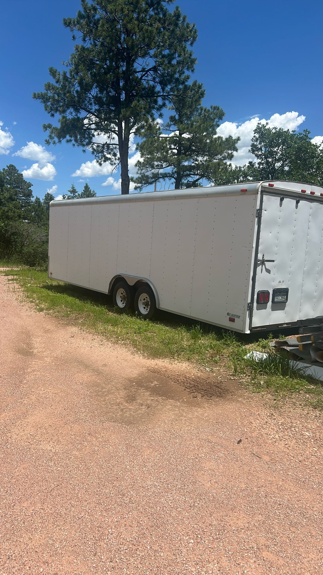 Enclosed call hauler 25 foot $7500 OBO