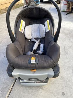 Chicco KeyFit 30 Infant Car Seat (With Base)