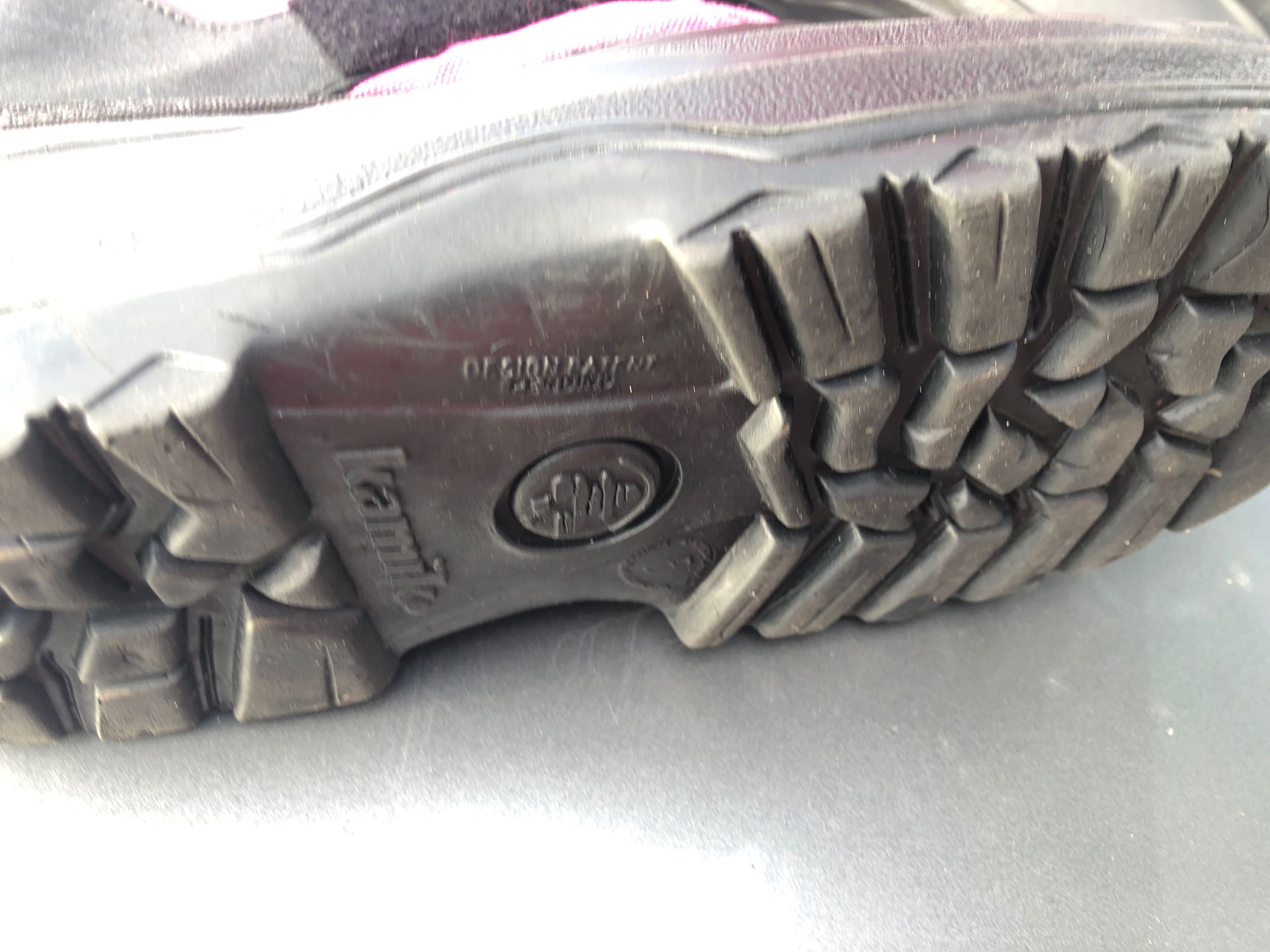 Thermal hiking snow boots for youth size 5 Y used once perfect for outdoors