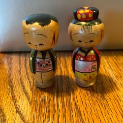 Lot Of Vintage Japanese Kaleshi dolls 