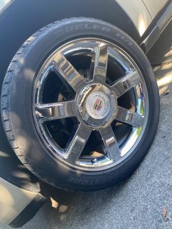 22  X 9  X 4 OEM ESCALADE RIMS 22”