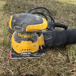 DeWalt 1/4 Sheet Sander DWE6411