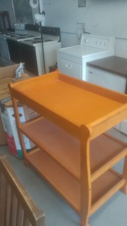 Child changing table