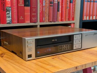 1980s Zenith 4-Head VHS HQ VCR Player Woodgrain Case, Tested & Working