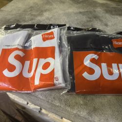 Supreme Socks