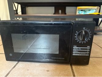 Turn table microwave oven