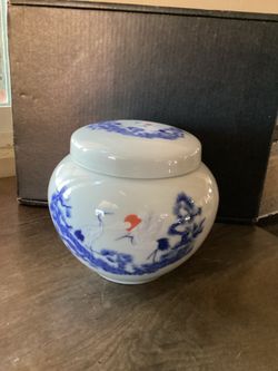 Beautiful, new, Hand painted Japanese Blue and White Porcelain Ginger Jar with Lid