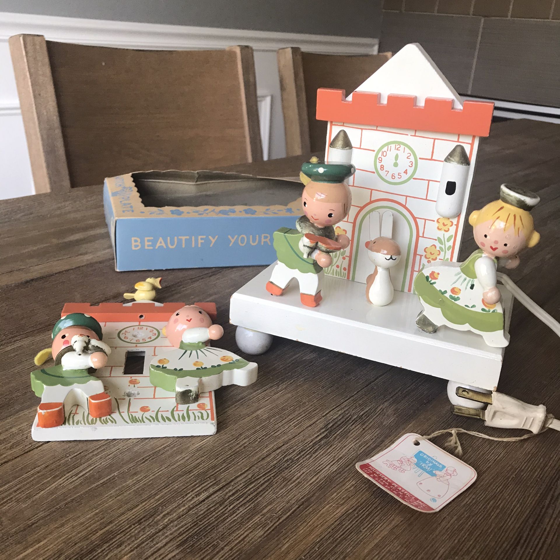 “IRMI” Vintage Nursery night light & Wall Plate