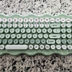 Cute Wireless Keyboard 