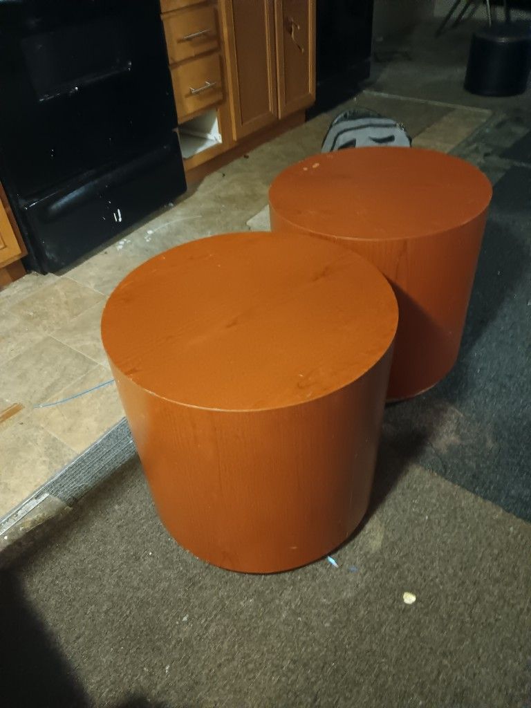  ROUND SIDE COFFEE TABLES 