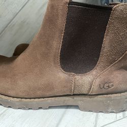 UGG Kids Callum Leather Boot, USA Boys size 5 - Brown