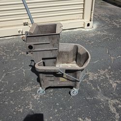 Commercial mop bucket