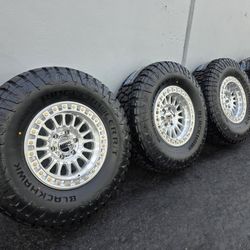 17" KMC w- 35" Ridgecrawler R/T Tires