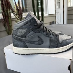 NIKE Air Jordan 1 Mid SE Women’s Shoes