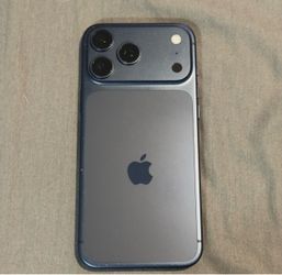Blue iPhone 17 Pro Max – T-Mobile/Metro SIM Locked