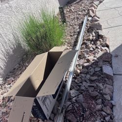 Working Genie garage door opener all the parts included safety eyes