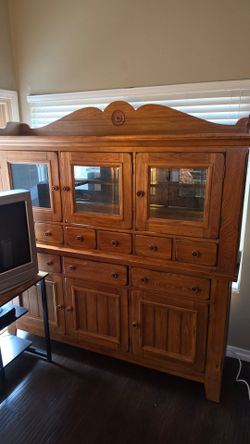 China Cabinet w/ Light