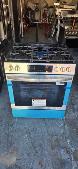 NEW FRIGIDAIRE GAS RANGE SLIDE IN STAINLESS STEEL WITH 5 BURNERS CONVECTION OVEN