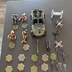 Halo Warthog  11” Four (4) Figures & Accessories 