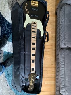 Jackson Adam Blackstone Gladys Pro series 5 string Bass