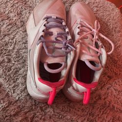 volleyball shoes nike