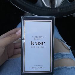 Victoria Secret Tease Crème Cloud Perfume