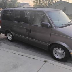 1999 Chevy Astro Van With Blade Rims Dropped I'm Asking 1500 Bucks Tags Are Up To Date Needs A Little Work Don't Have It Don't Have Seats I Have No Se