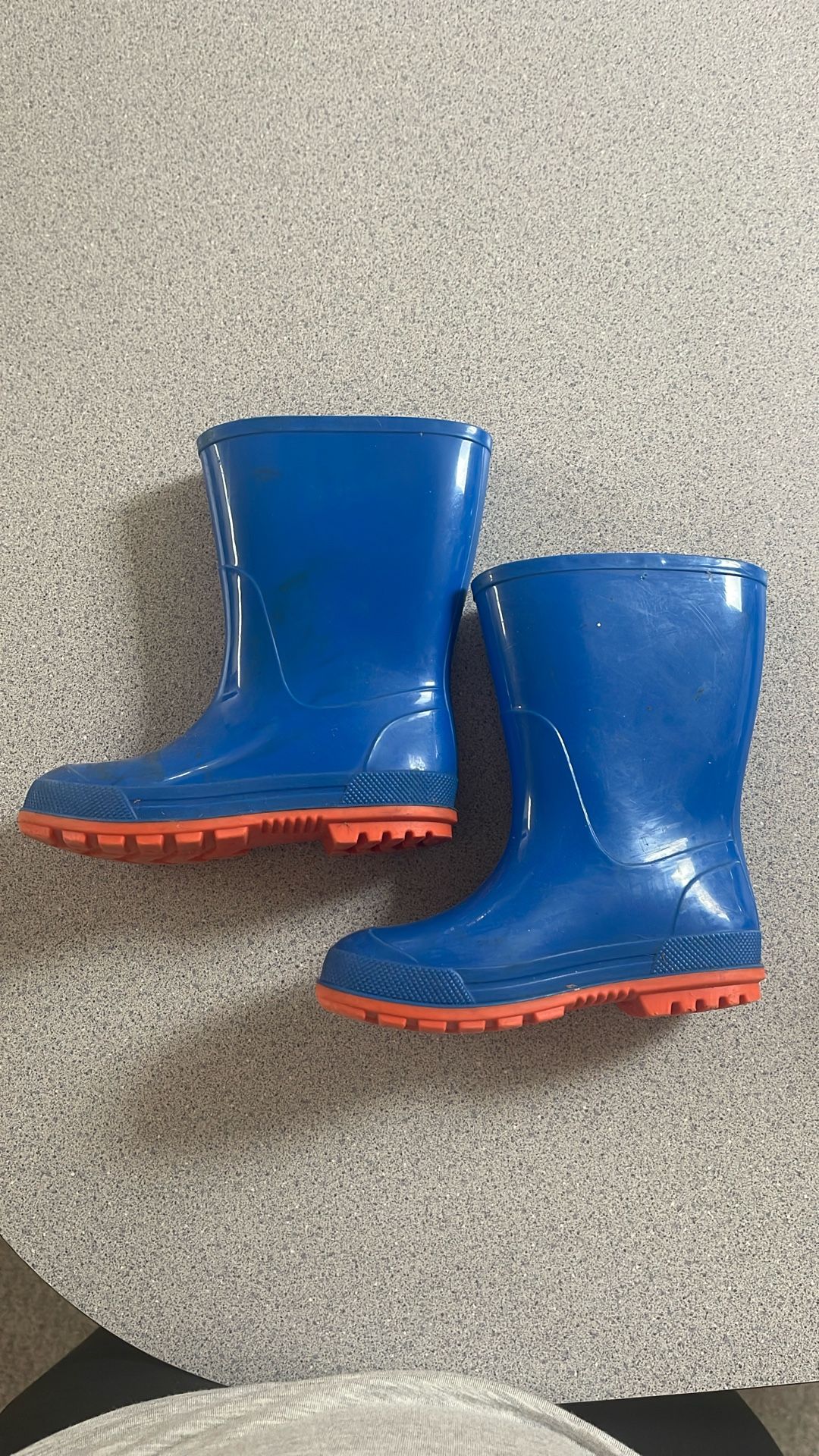 Unisex Rain Boots Size 7-8