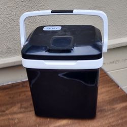 Portable Powered Cooler Hot or Cold