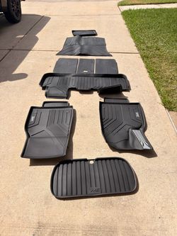 2026 Tesla model Y  floor mats and door protectors