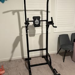 Pull Up Bar Dip Station