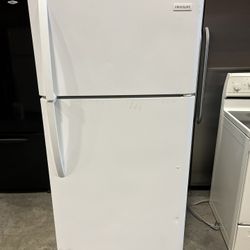 Frigidaire Top And Bottom White Refrigerator 