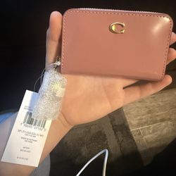 COACH Essential Small Zip Around Card Case