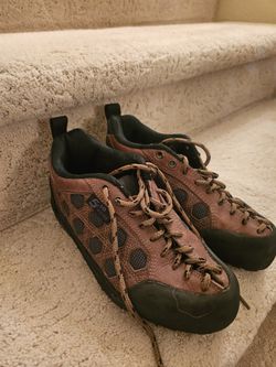 Size 6 Either Men or Womens