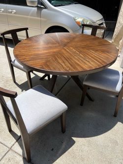 Foremost Home Birkdale 5-Piece Dining Set - $3