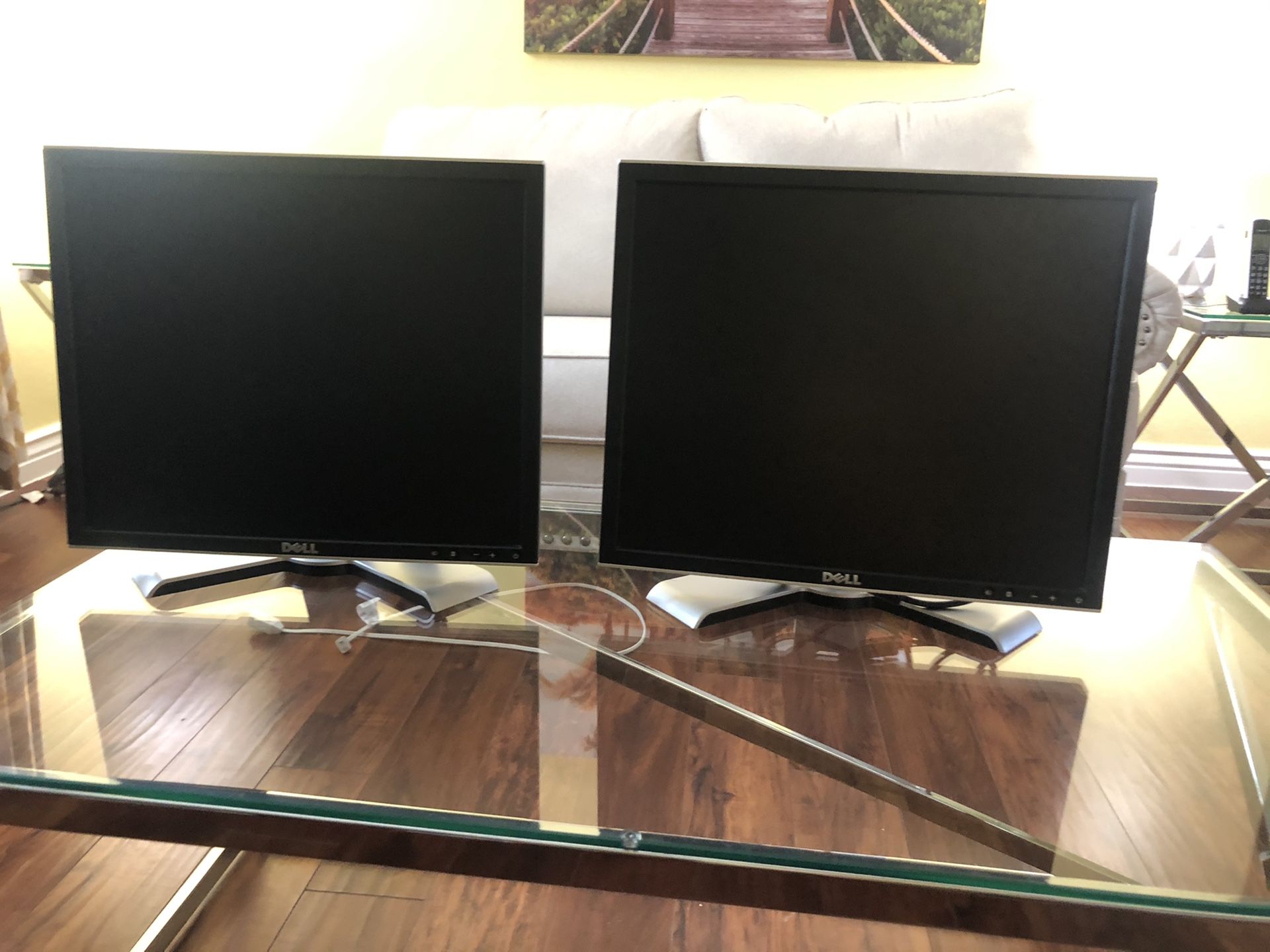 Monitors Set 19 inches Juego de Monitores 19 pulgadas