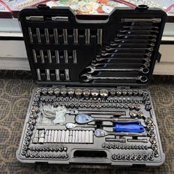 Westward 204 Piece Metric/SAE Master Tool Set