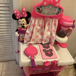 Minnie Mouse Kitchen