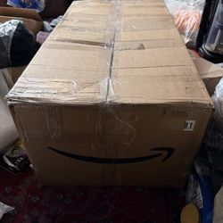 Box Full Of Amazon Return Clothes. (Mostly Women)