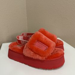 Women’s Ugg Platform Slides