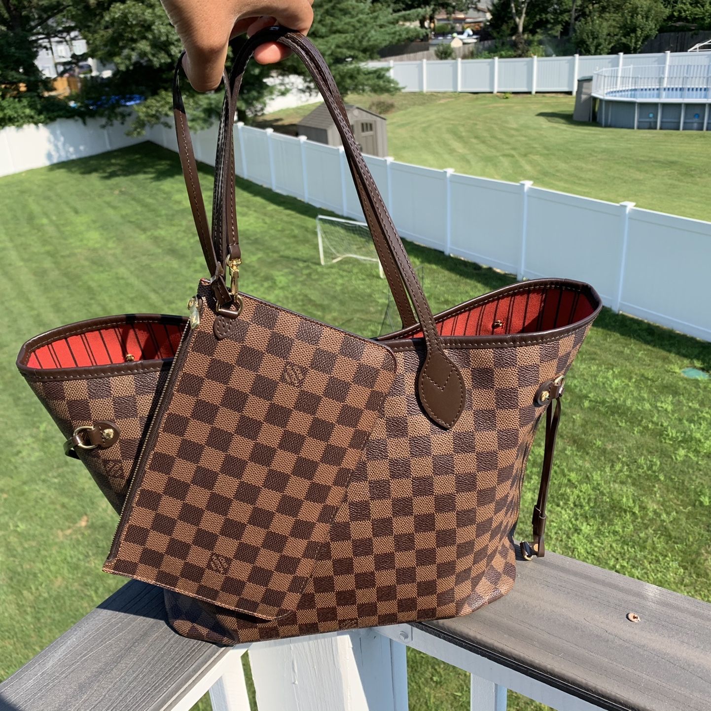 Louis Vuitton Neverfull MM Bag for Sale in Bay Shore, NY - OfferUp